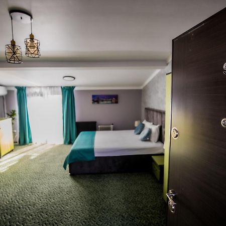 Nelana Hostel Κλουζ-Ναπόκα Εξωτερικό φωτογραφία