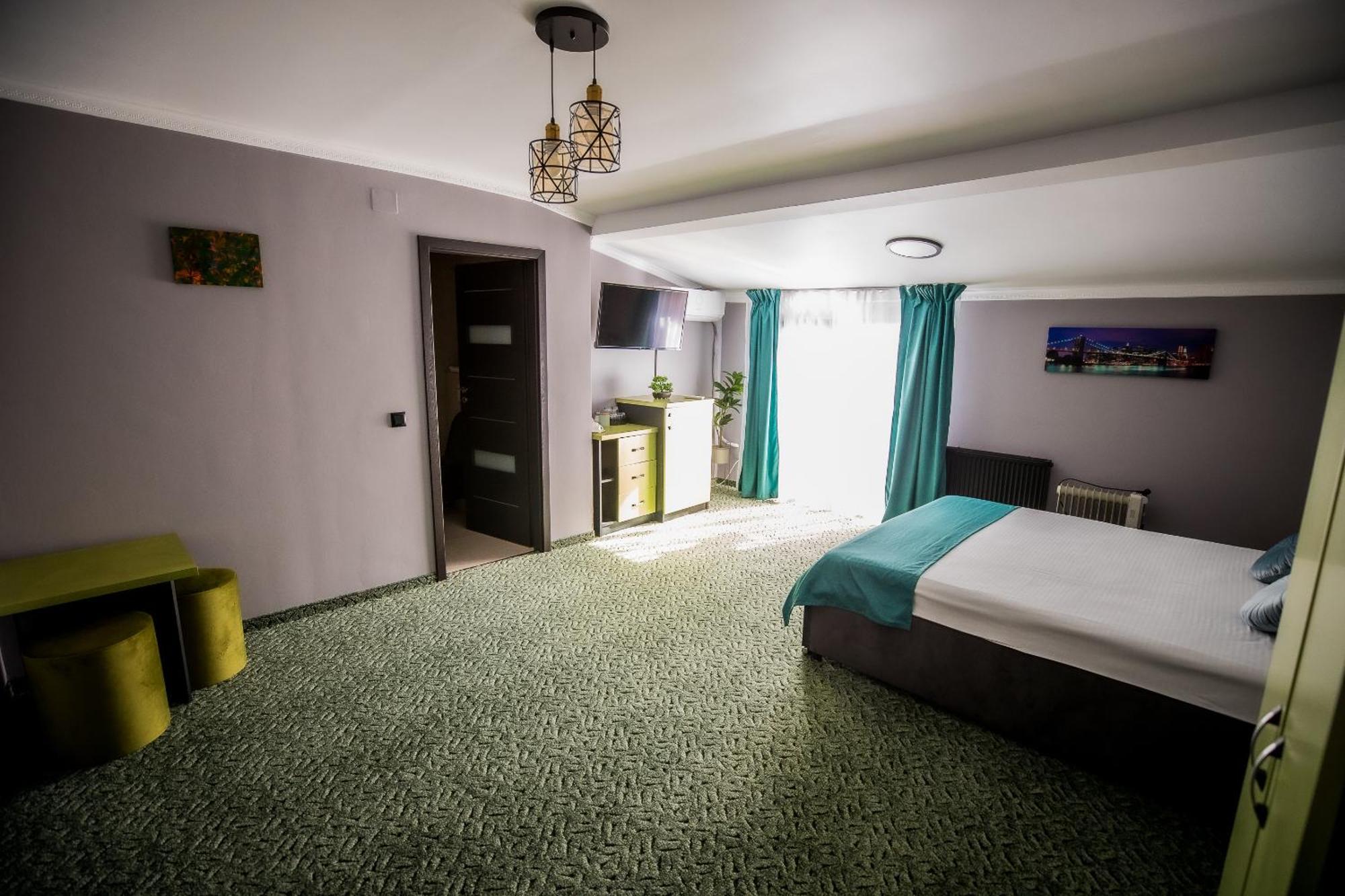 Nelana Hostel Κλουζ-Ναπόκα Εξωτερικό φωτογραφία
