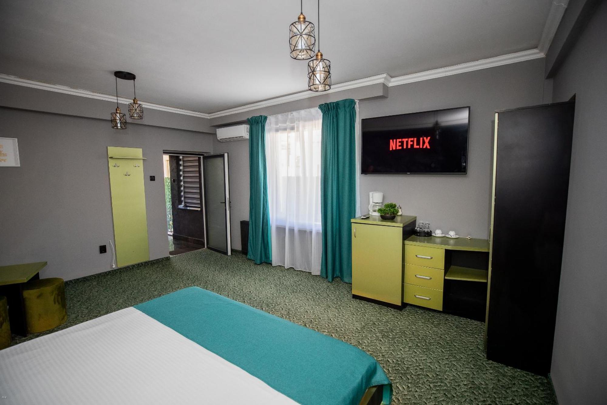Nelana Hostel Κλουζ-Ναπόκα Εξωτερικό φωτογραφία