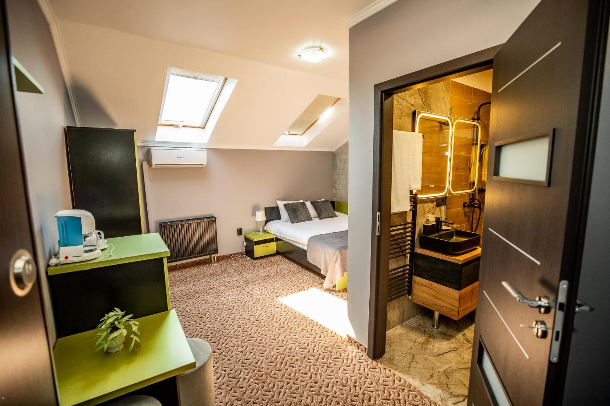Nelana Hostel Κλουζ-Ναπόκα Εξωτερικό φωτογραφία