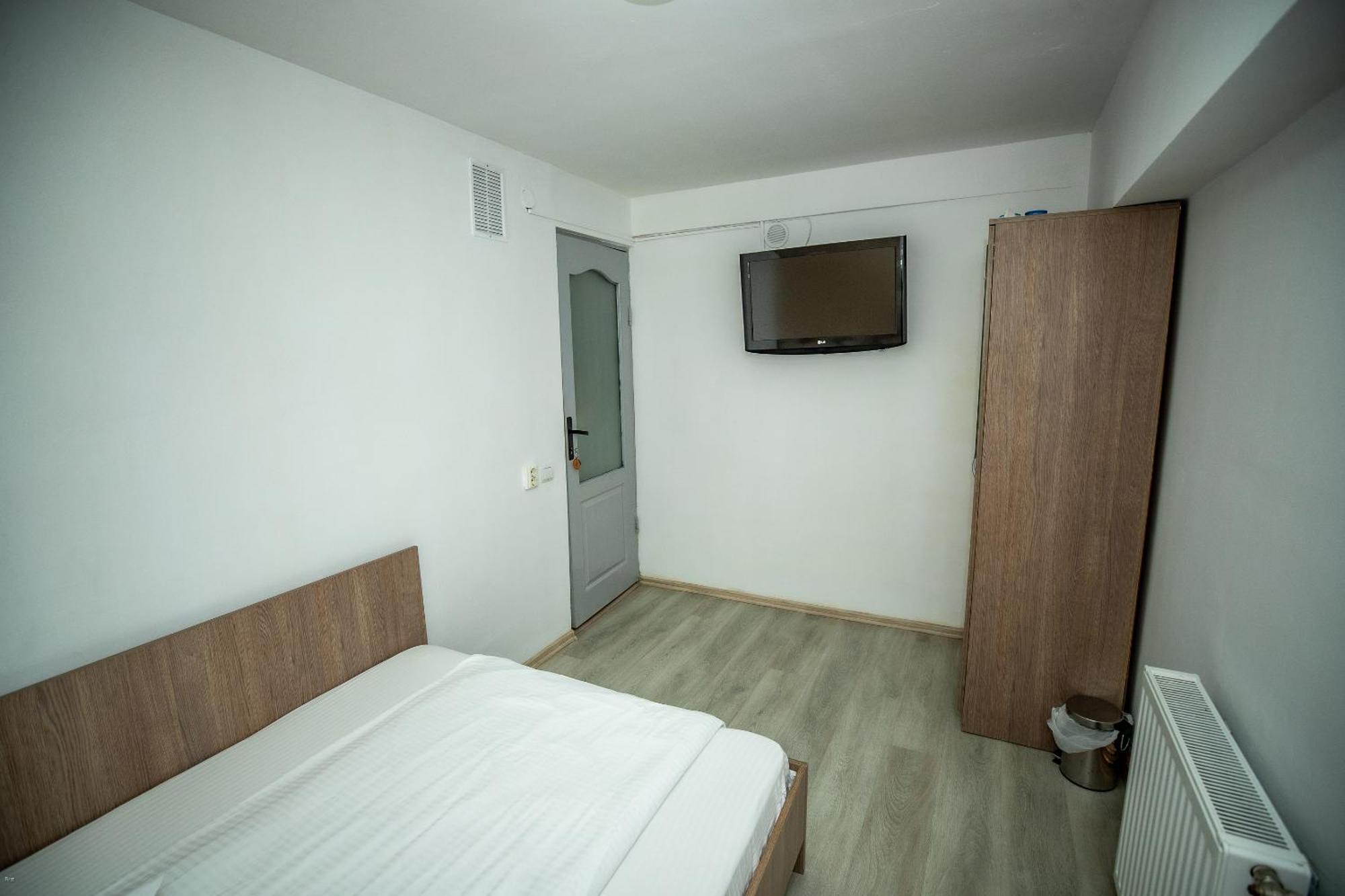 Nelana Hostel Κλουζ-Ναπόκα Εξωτερικό φωτογραφία