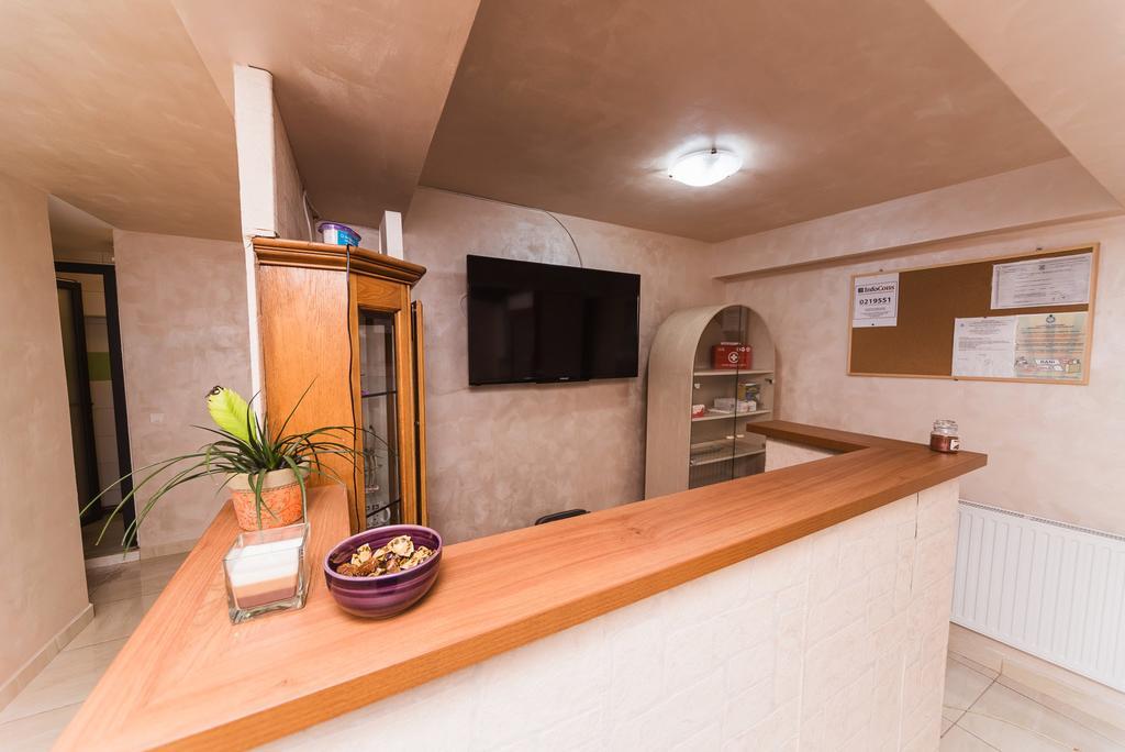 Nelana Hostel Κλουζ-Ναπόκα Εξωτερικό φωτογραφία