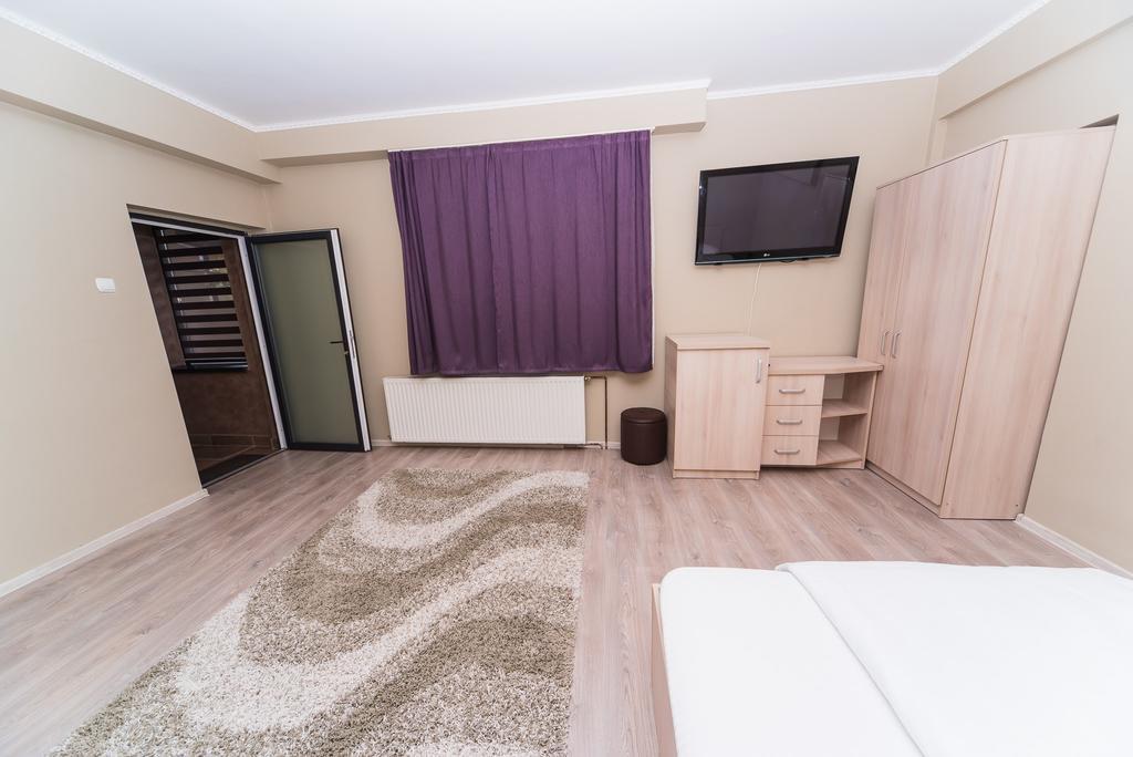 Nelana Hostel Κλουζ-Ναπόκα Εξωτερικό φωτογραφία