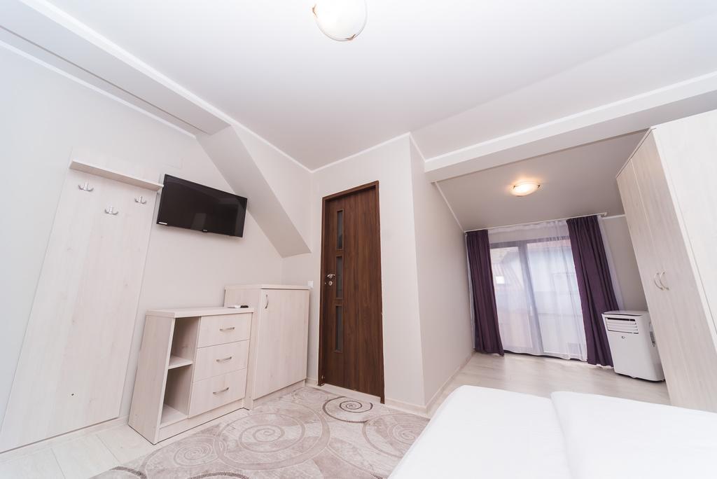 Nelana Hostel Κλουζ-Ναπόκα Εξωτερικό φωτογραφία