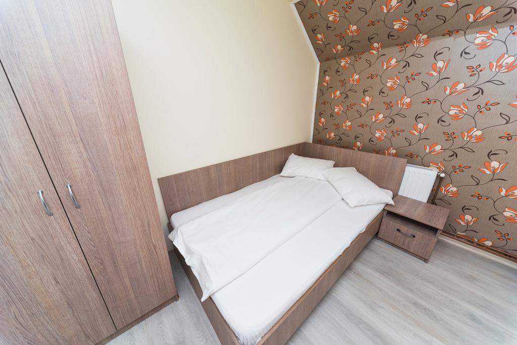 Nelana Hostel Κλουζ-Ναπόκα Εξωτερικό φωτογραφία