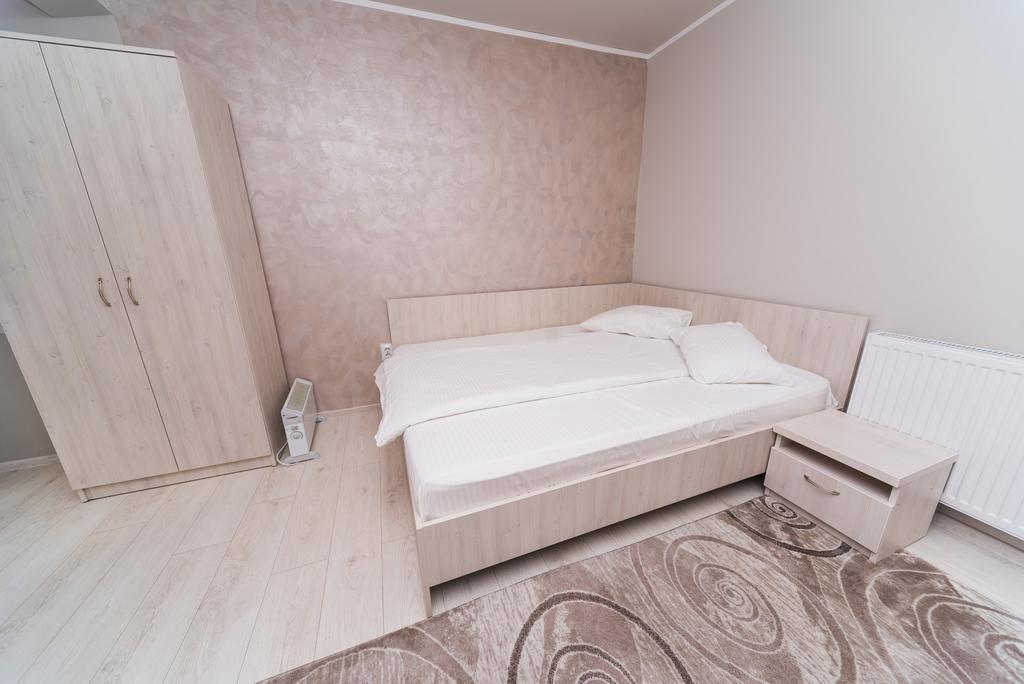 Nelana Hostel Κλουζ-Ναπόκα Εξωτερικό φωτογραφία