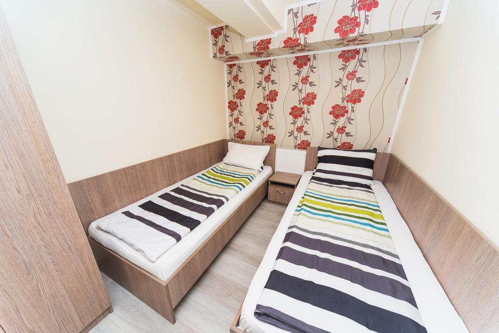 Nelana Hostel Κλουζ-Ναπόκα Εξωτερικό φωτογραφία