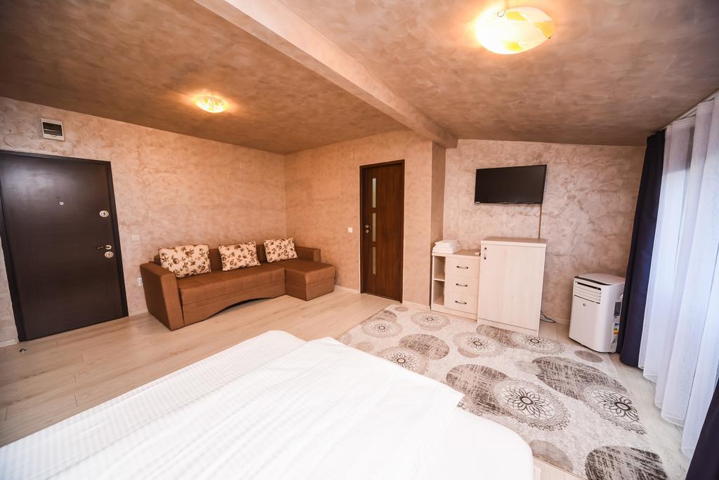 Nelana Hostel Κλουζ-Ναπόκα Εξωτερικό φωτογραφία