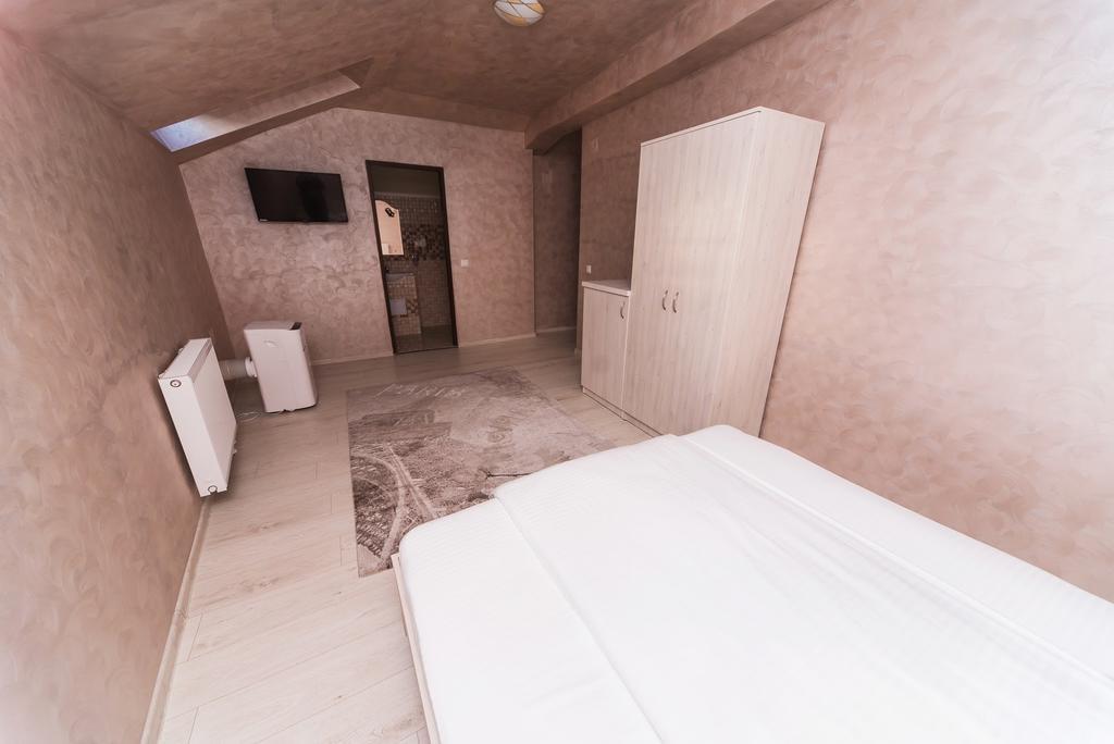 Nelana Hostel Κλουζ-Ναπόκα Εξωτερικό φωτογραφία
